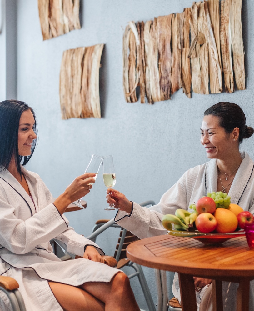 Hyr vår relax i Borås – bastu, spa‑pool, TV och ljud